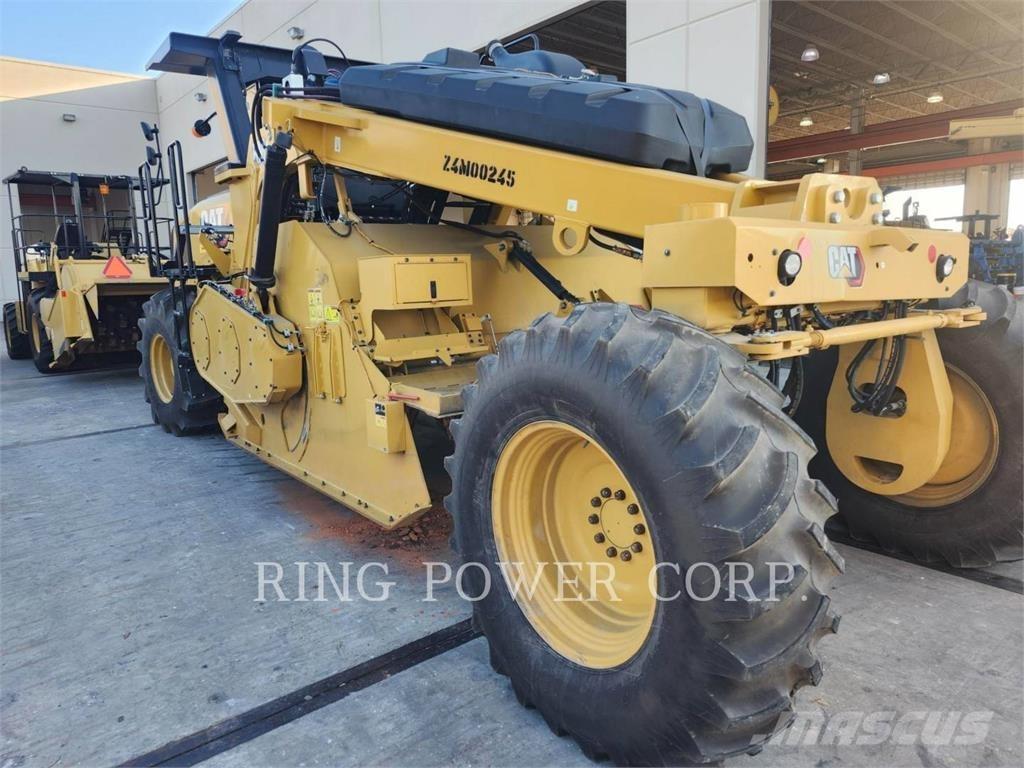 CAT RM400 Recyklery do asfaltu