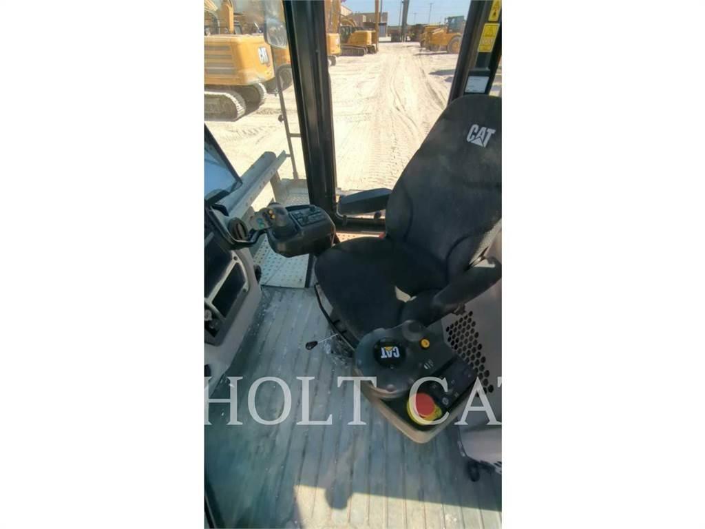 CAT RM400 CAB Recyklery do asfaltu