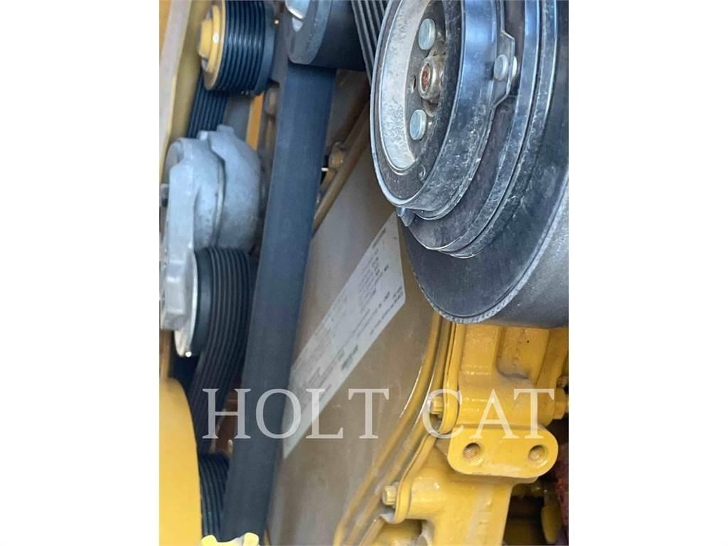 CAT RM400 CAB Recyklery do asfaltu