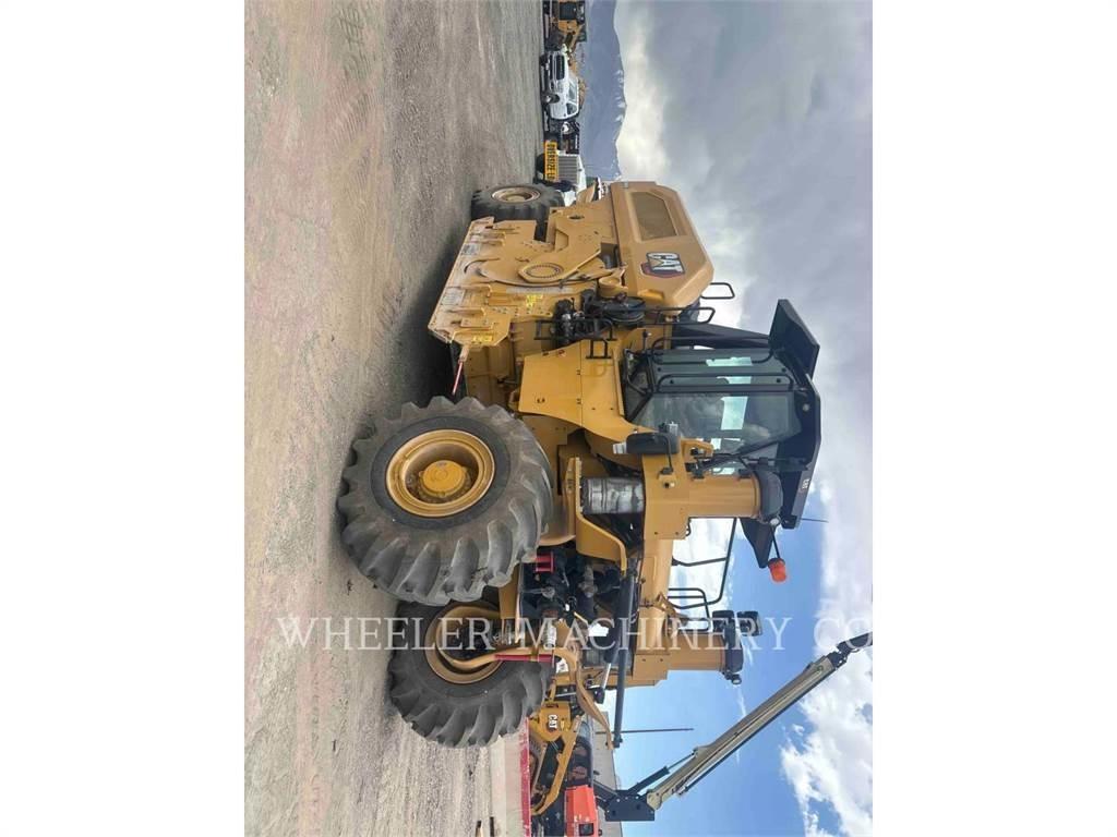 CAT RM800 Recyklery do asfaltu