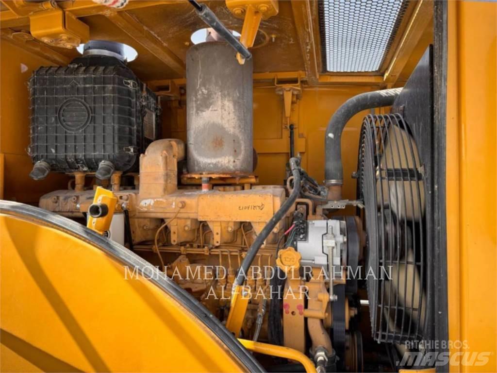 CAT SEM660D Ładowarki kołowe