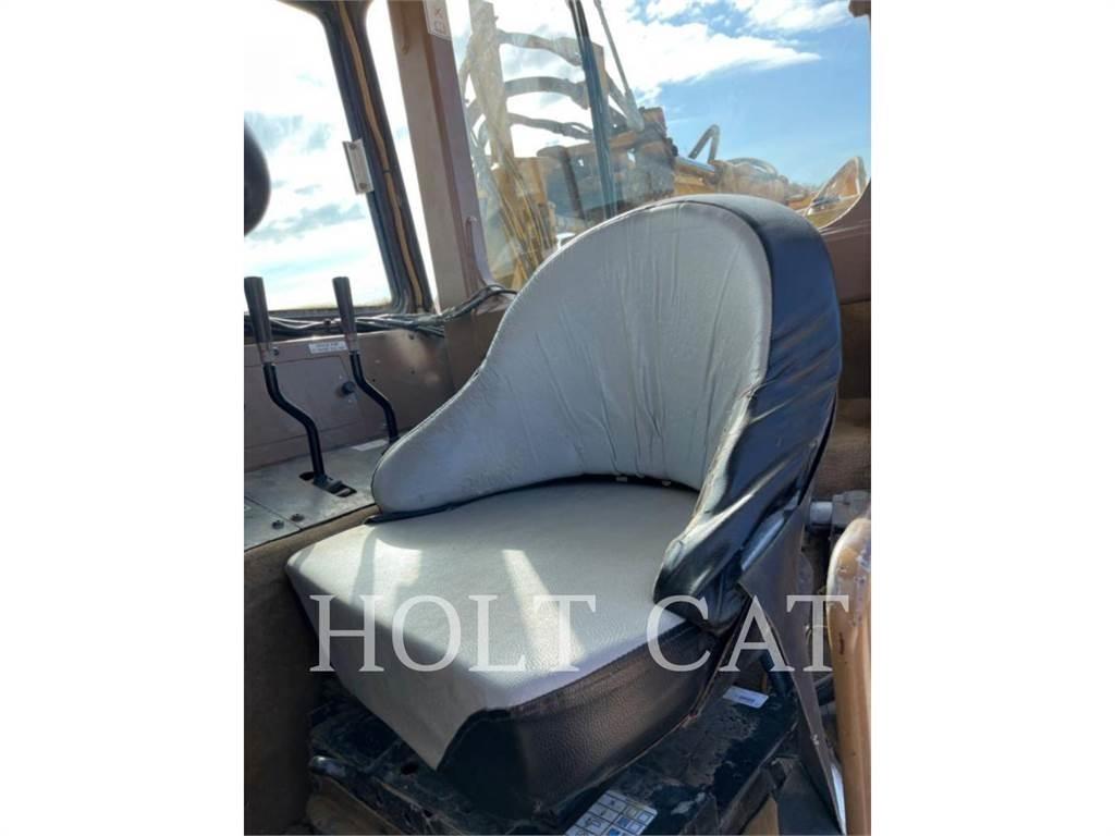 CAT W00 613C Skrobaki
