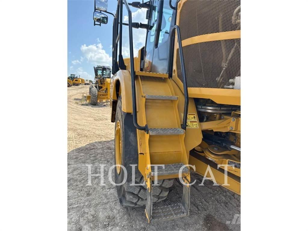 CAT W00 725 Cysterna