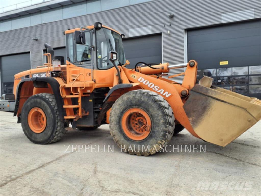 Doosan DL300 Ładowarki kołowe