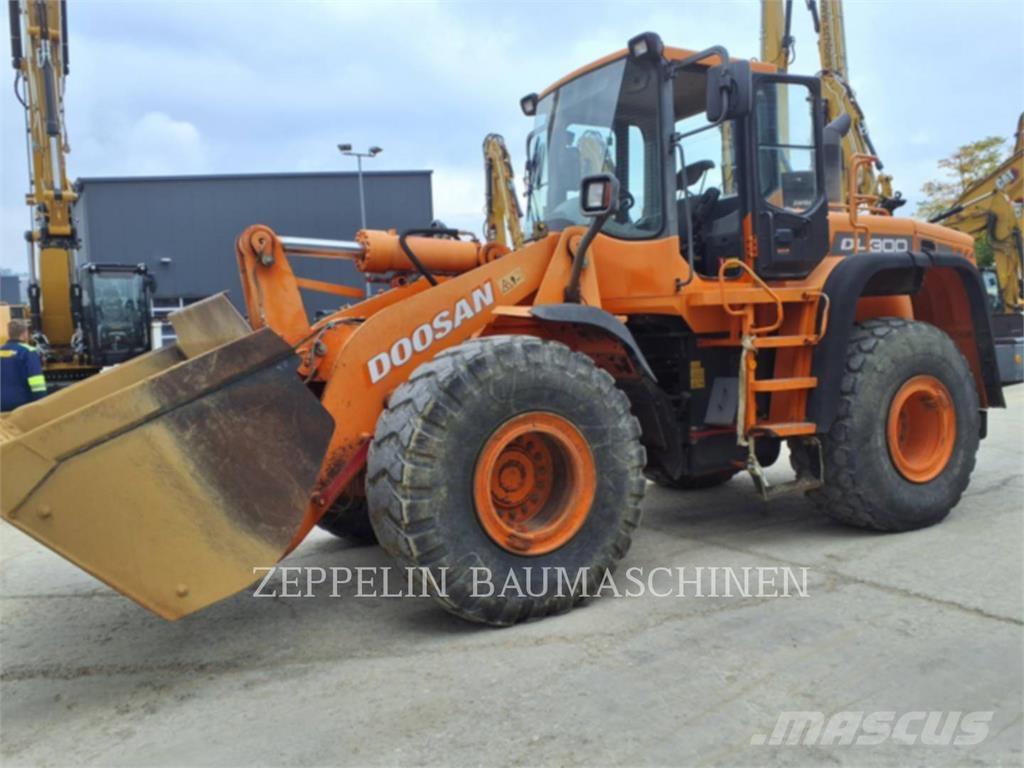 Doosan DL300 Ładowarki kołowe