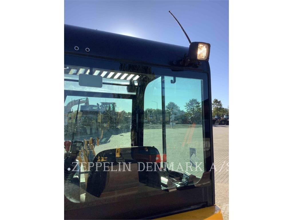 JCB 19C-1 Minikoparki