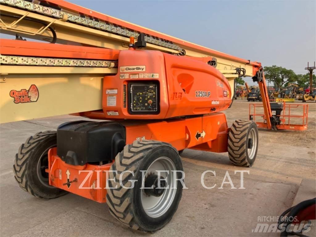 JLG 1250AJP Podnośniki przegubowe