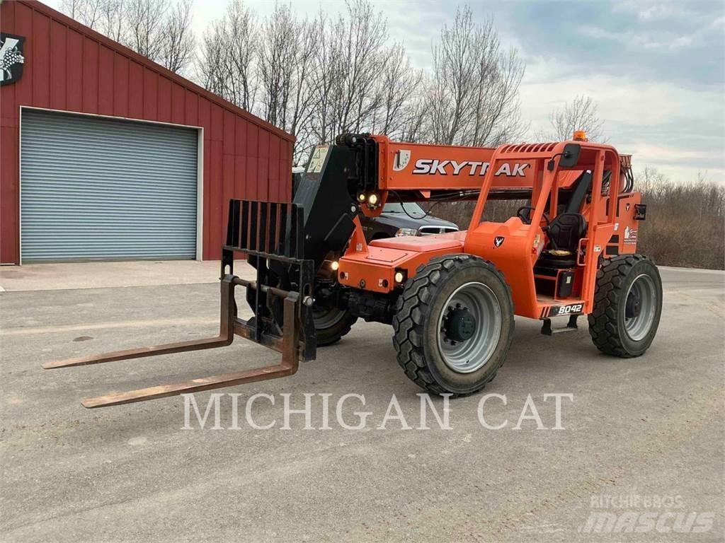 JLG 8042 Ładowarki teleskopowe