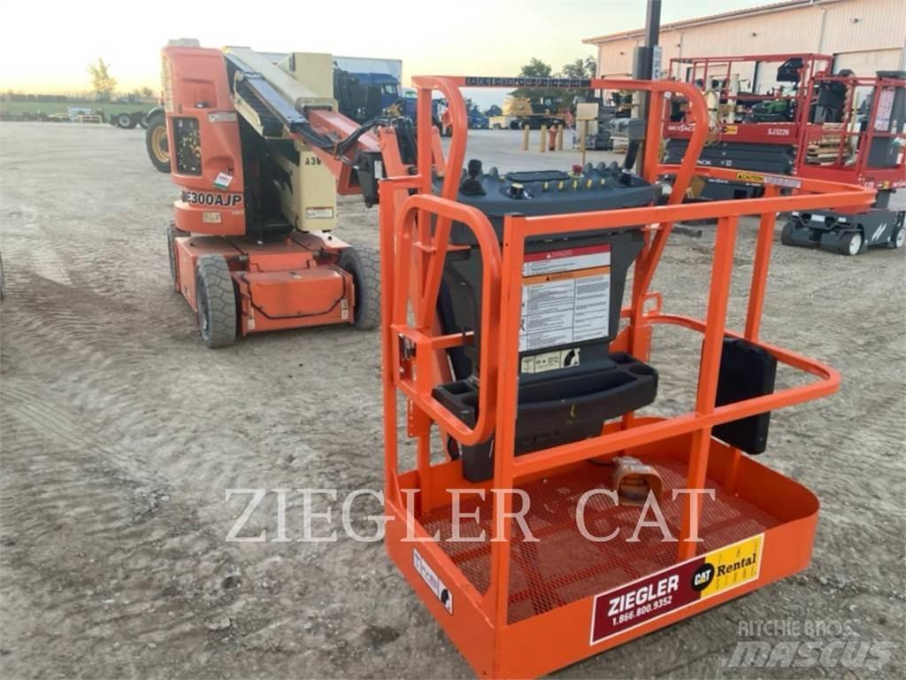 JLG E300AJP Podnośniki przegubowe