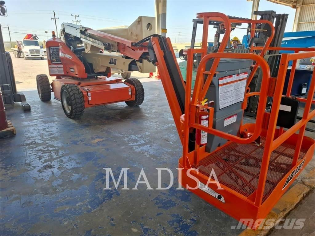 JLG E450AJ Podnośniki przegubowe