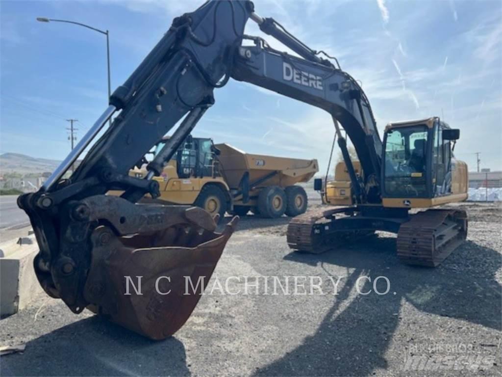 John Deere 210G Koparki gąsienicowe