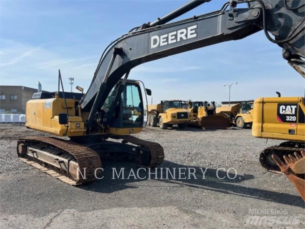 John Deere 210G Koparki gąsienicowe