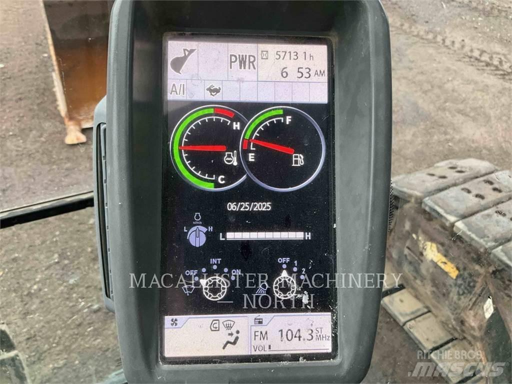 John Deere 210G Koparki gąsienicowe