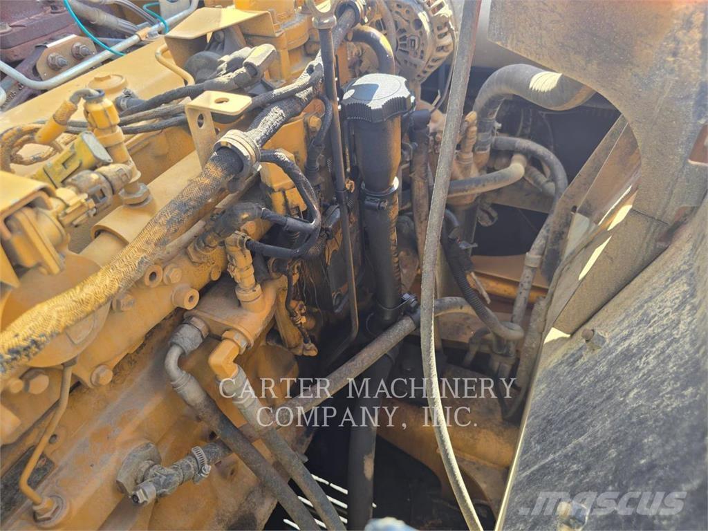 John Deere 210G Koparki gąsienicowe