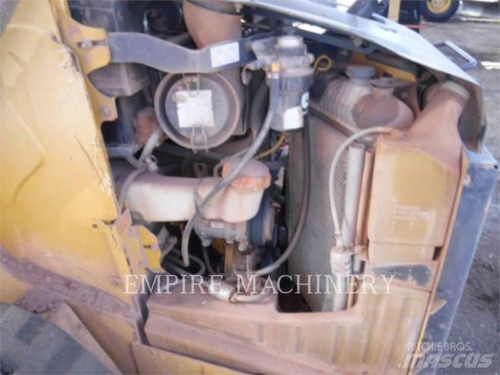 John Deere 323D Ładowarki burtowe
