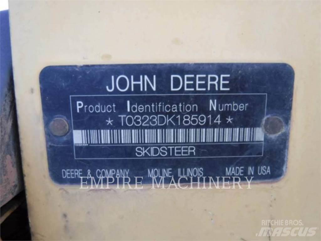 John Deere 323D Ładowarki burtowe
