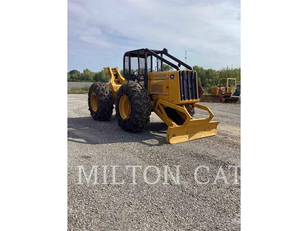 John Deere 640 Skidery