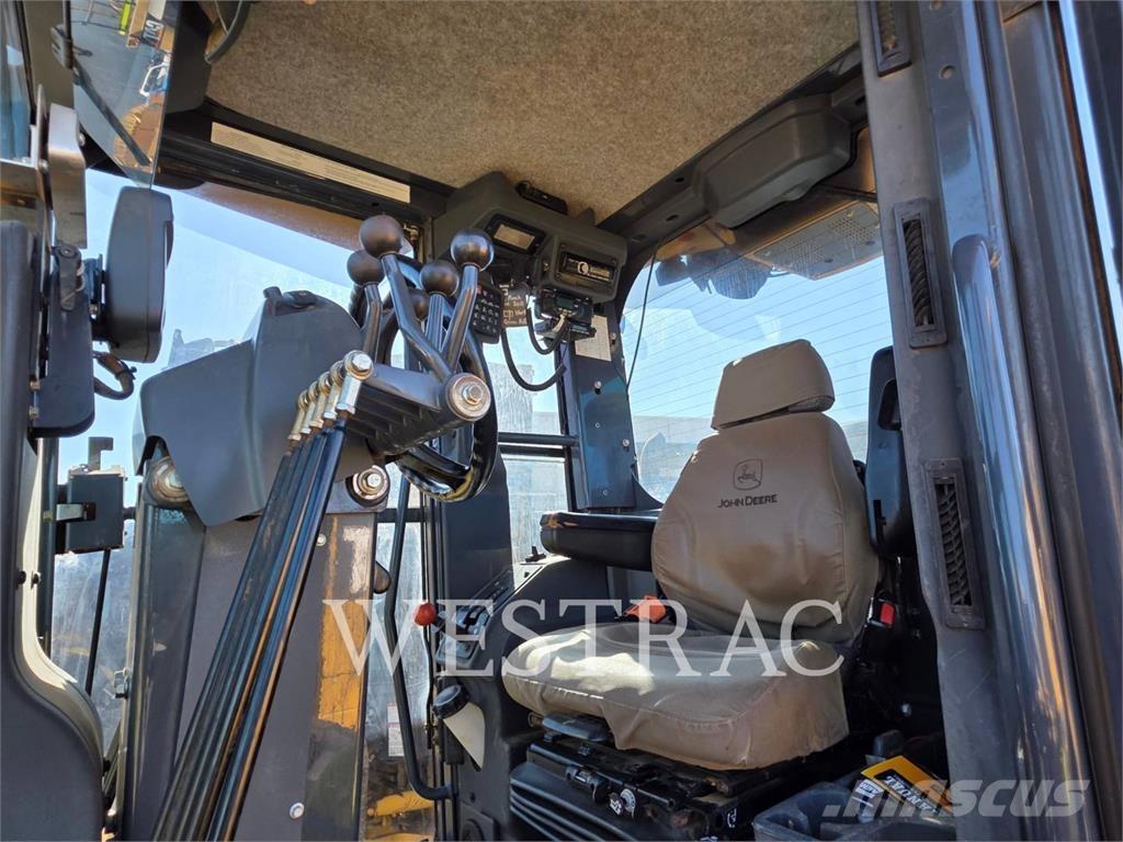John Deere 670G Równiarki