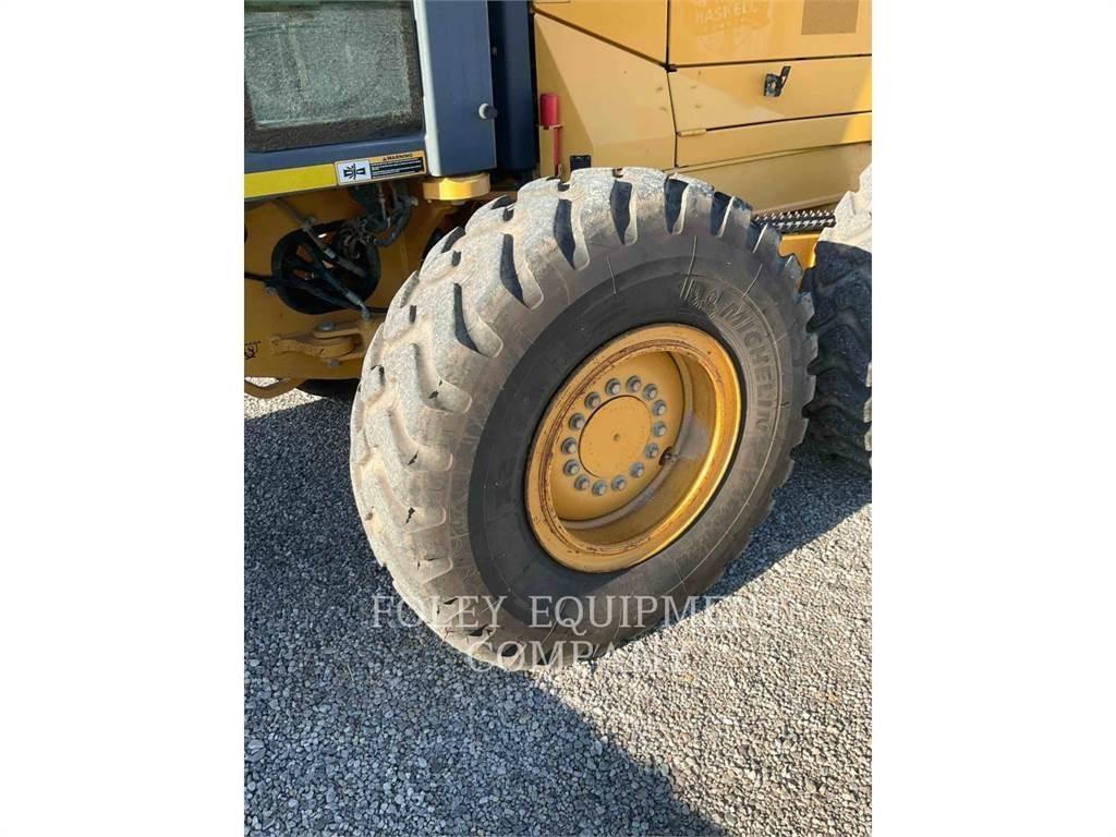 John Deere 670G Równiarki