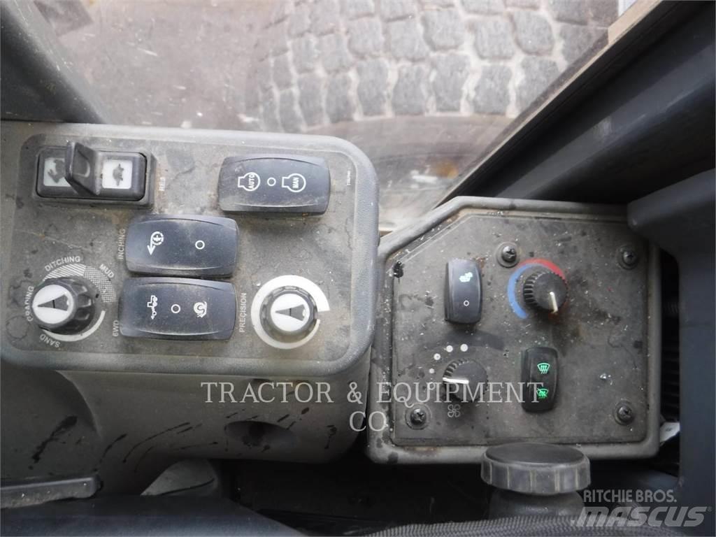 John Deere 872GP Równiarki