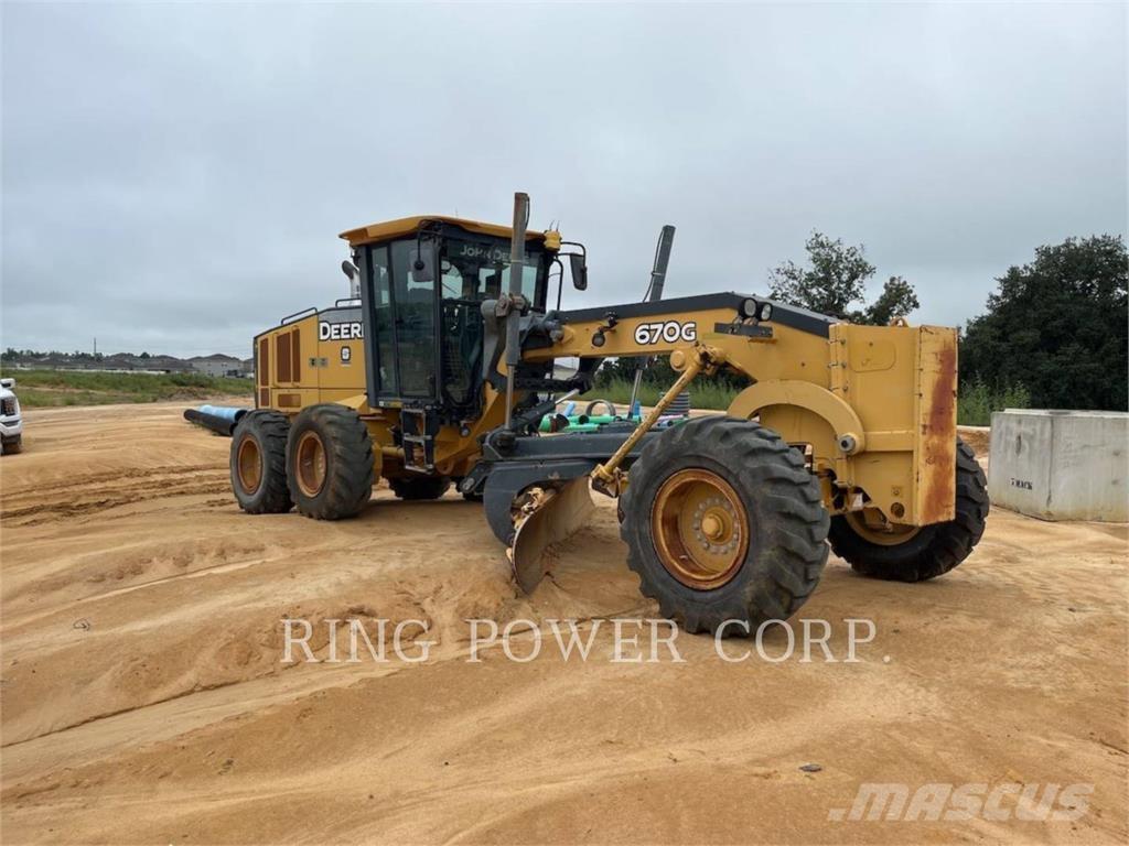 John Deere & CO. 670G Równiarki