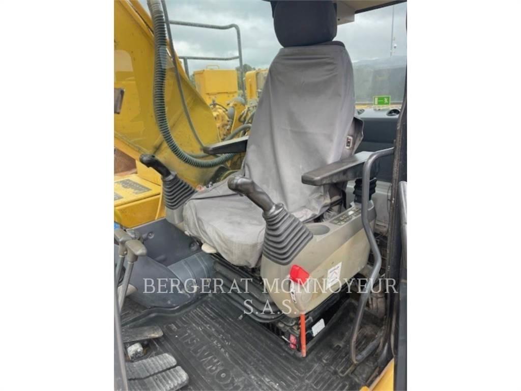 Komatsu HB215 Koparki gąsienicowe