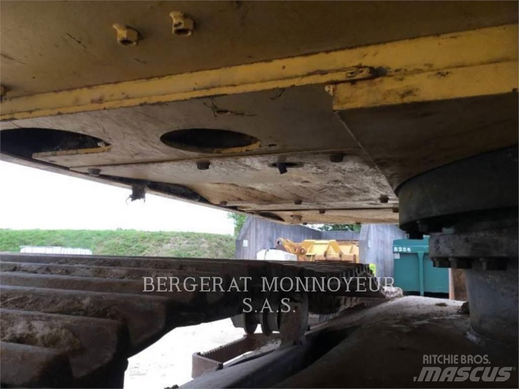 Komatsu HB215LC Koparki gąsienicowe