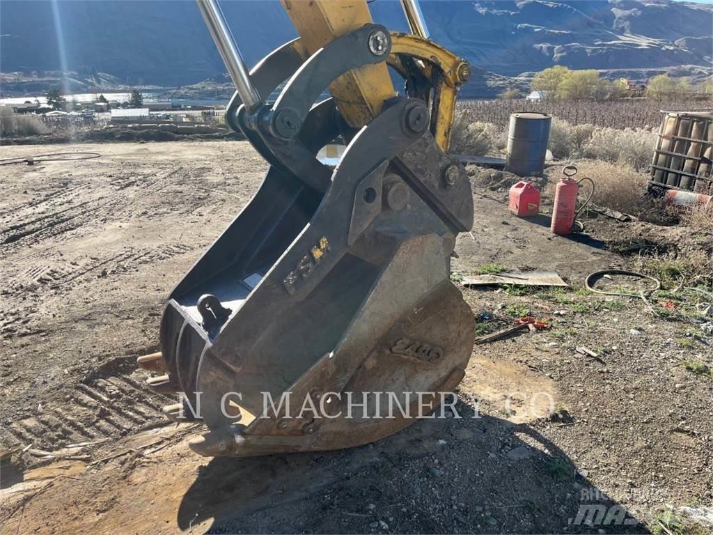 Komatsu PC138USLC Koparki gąsienicowe