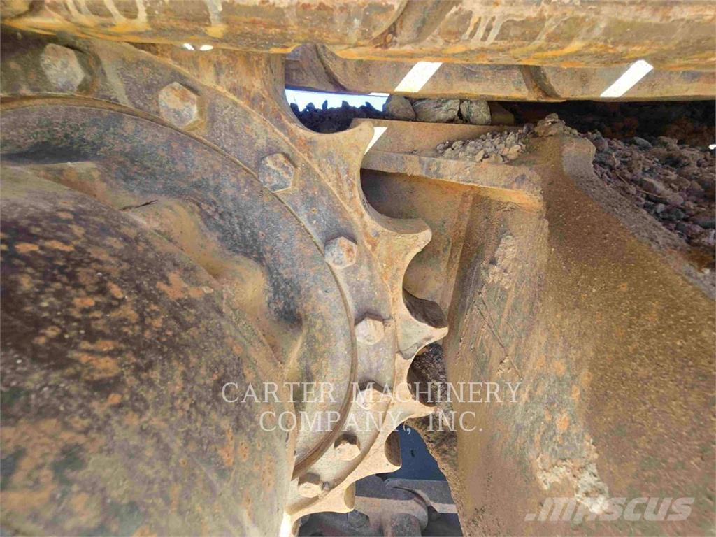 Komatsu PC220LC Koparki gąsienicowe