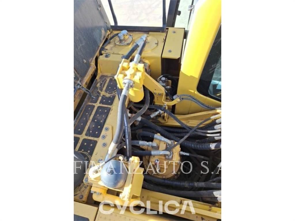 Komatsu PC490 Koparki gąsienicowe