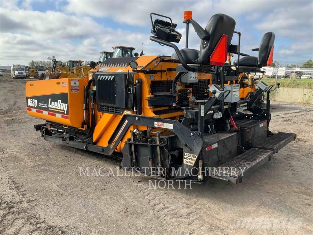 LeeBoy 8530 Rozściełacze do asfaltu