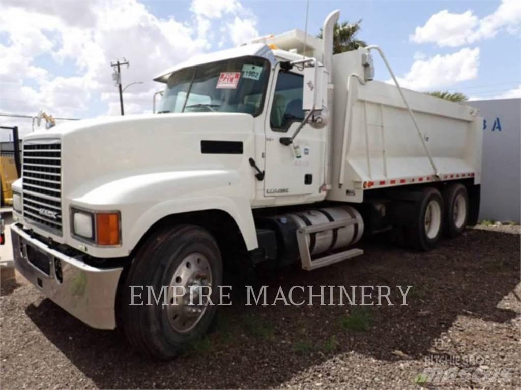 Mack CHU613 Cysterna