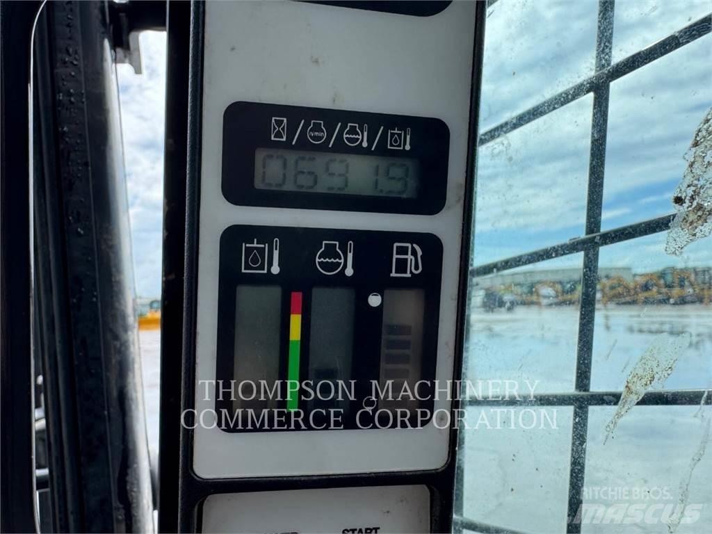 New Holland C237 Ładowarki gąsienicowe