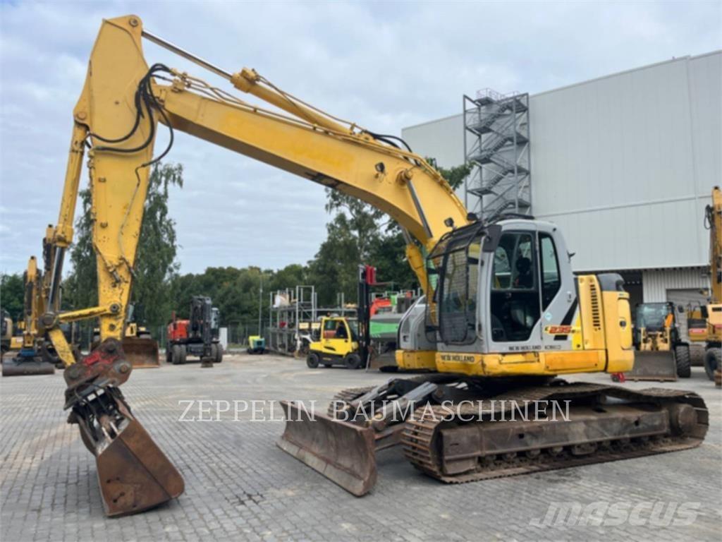 New Holland E235 Koparki gąsienicowe