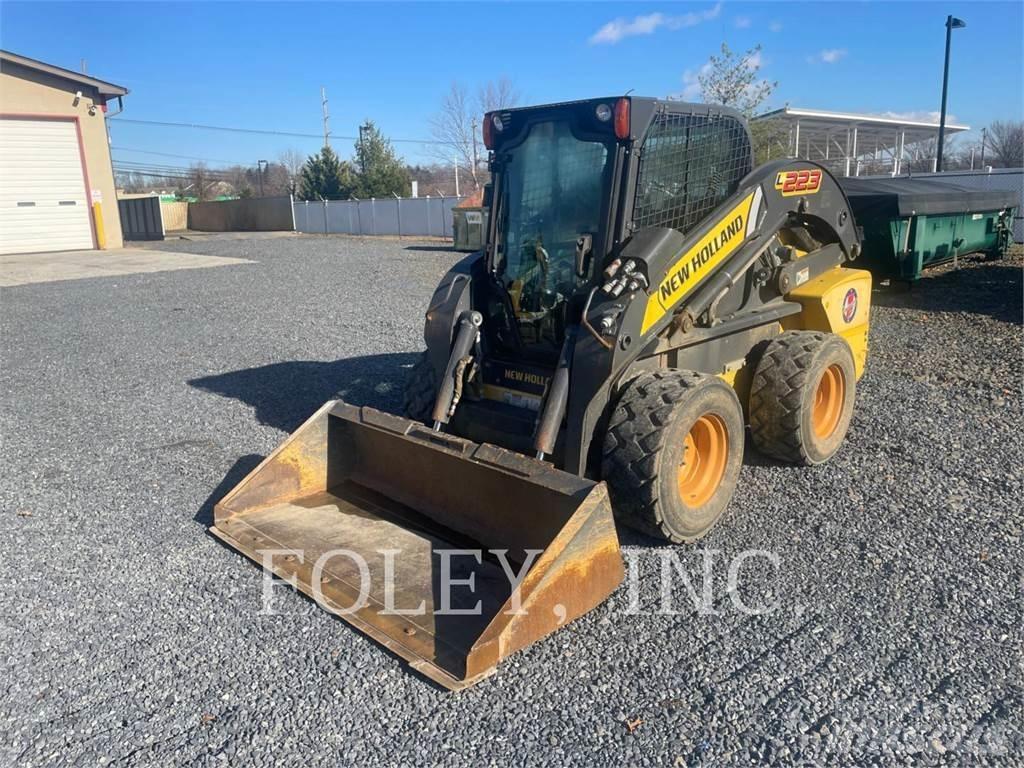 New Holland L223 Ładowarki burtowe