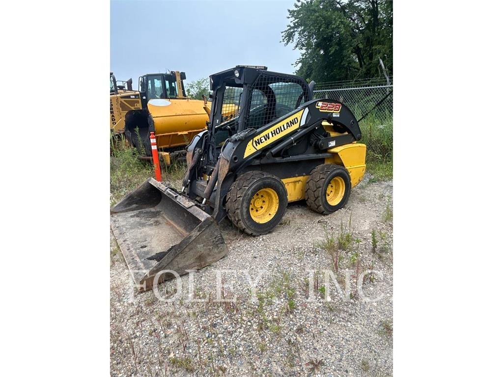 New Holland L228 Ładowarki burtowe