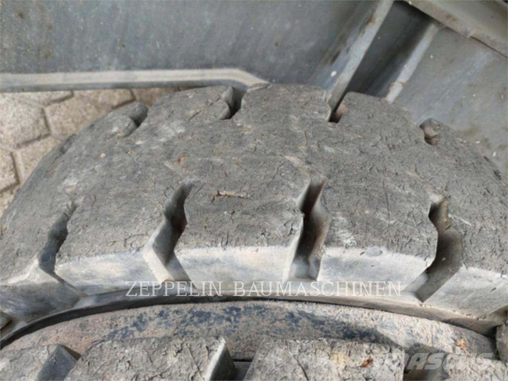 Sennebogen 818 Koparki wyburzeniowe