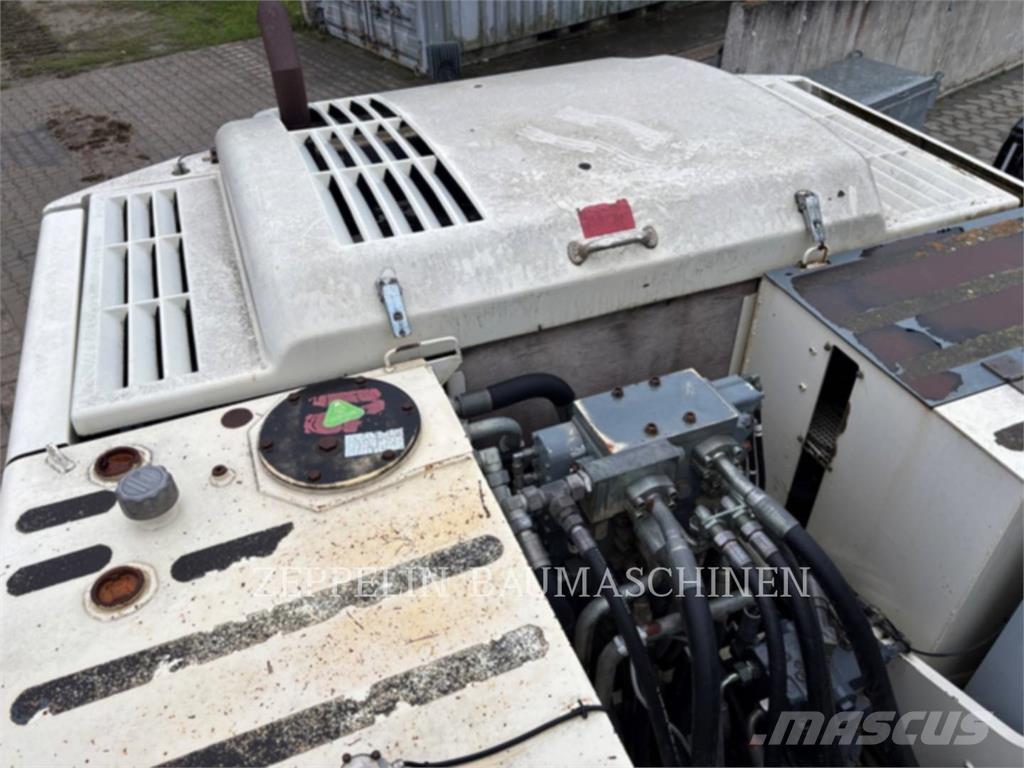 Terex TC225LC Koparki gąsienicowe