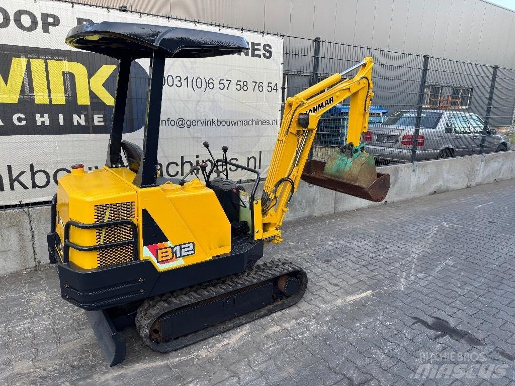 Yanmar B12 Minikoparki