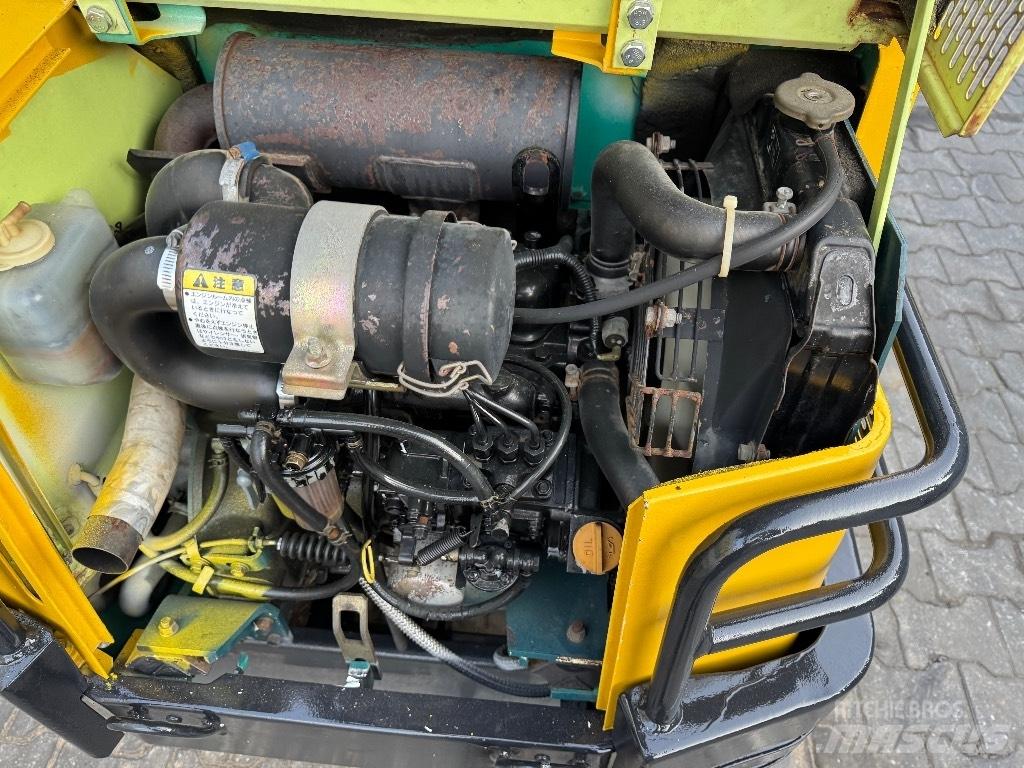 Yanmar B12 Minikoparki