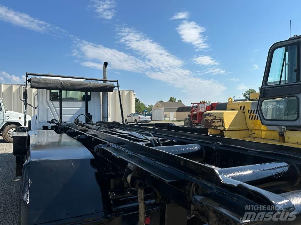 Mack GRANITE CV713 Ciężarówki z wymienną zabudową