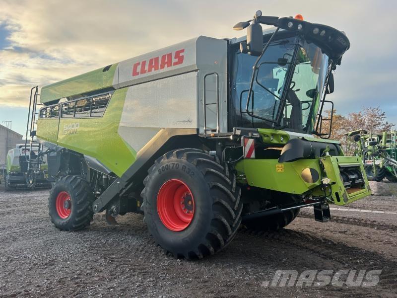 CLAAS LEXION 5400 Kombajny zbożowe