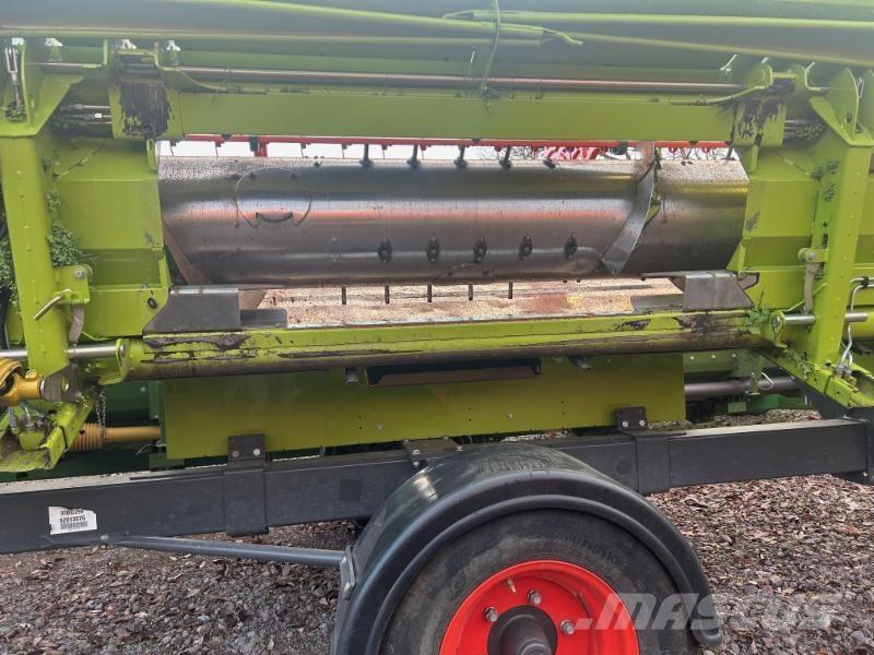 CLAAS LEXION 5400 Kombajny zbożowe