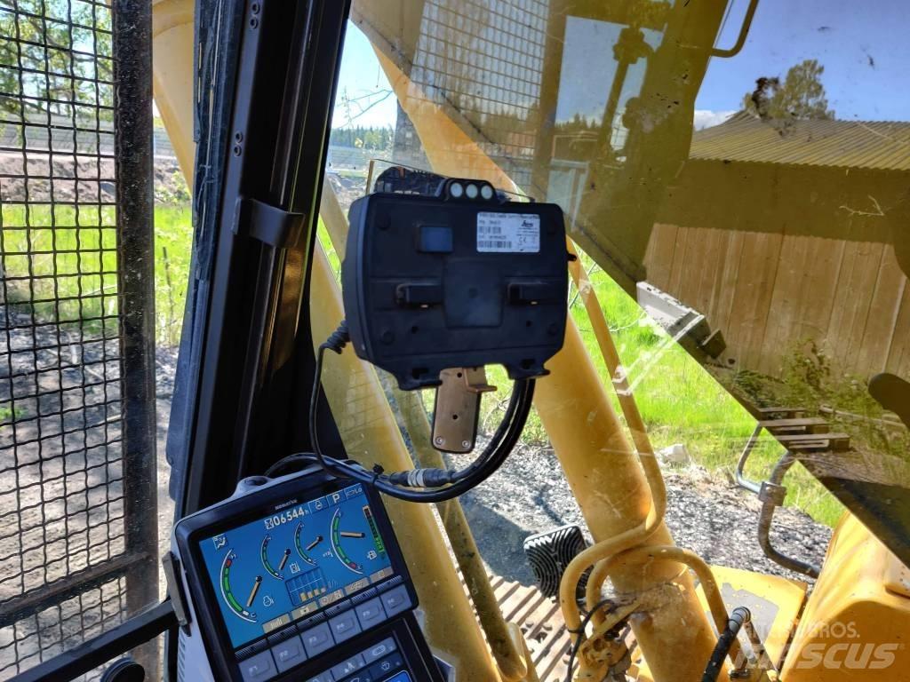 Komatsu HB215LC-1 Koparki gąsienicowe