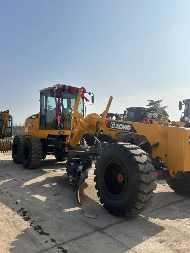XCMG GR 2153 Równiarki