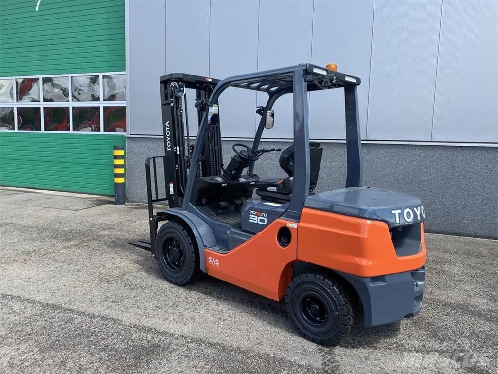 Toyota 52-8FDF30 Wózki Diesla