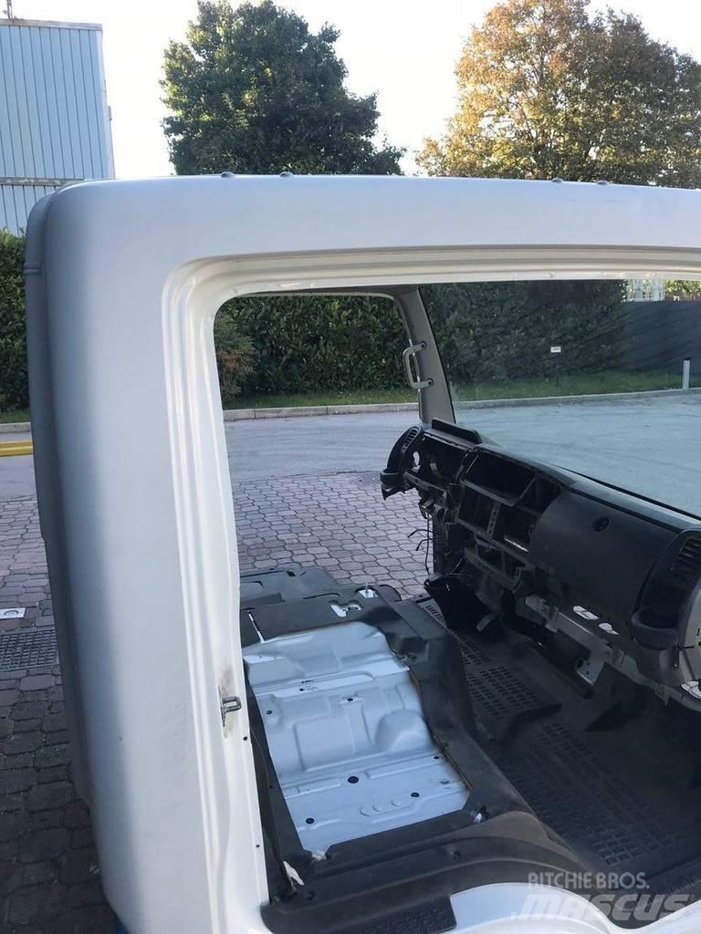 Renault Maxity Kabiny i wnętrze