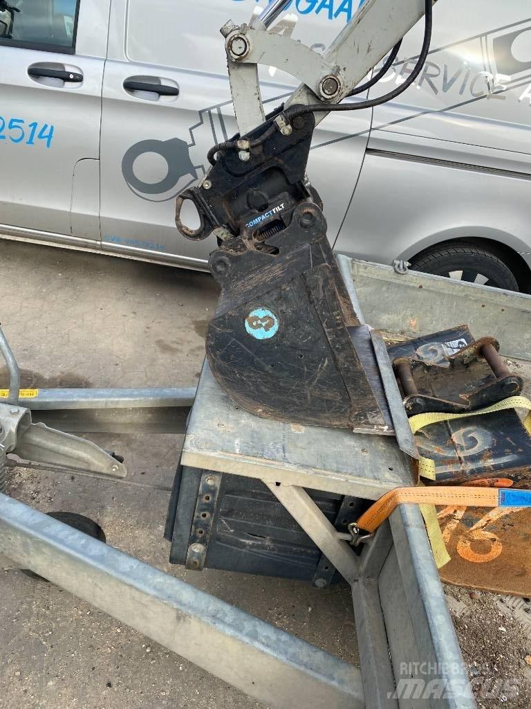 Takeuchi TB 210 Minikoparki