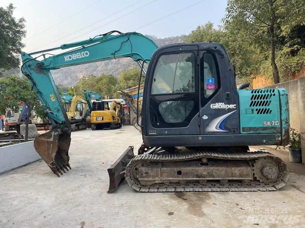 Kobelco SK 75 Koparki gąsienicowe