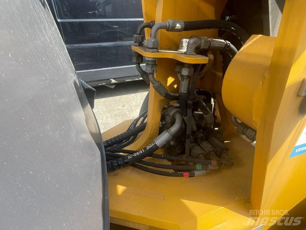 Mecalac AX 700 Ładowarki kołowe